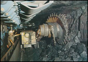 School of Mining build - a trainee pitman learns how to use the equipment.